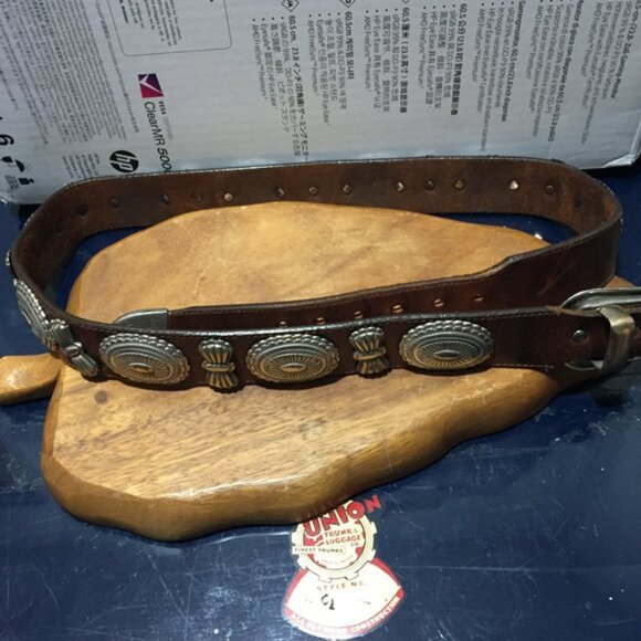 VINTAGE BRASS LEATHER BELTS SIZE L - Picture 3 of 8